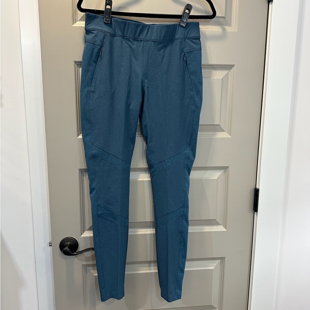 Kuhl Weekndr Blue Athletic Technical Leggings